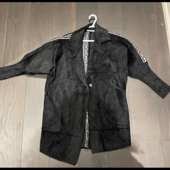 Oversized Fendi coat- equal to size XL - Picture 1 of 2